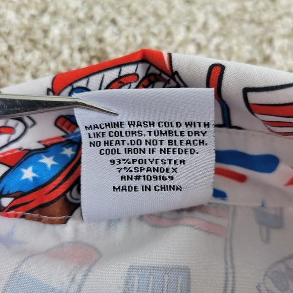 Bucees Mens Medium White AOP Patriotic 4th Of July BBQ Button Up Stretch SS - Picture 5 of 6